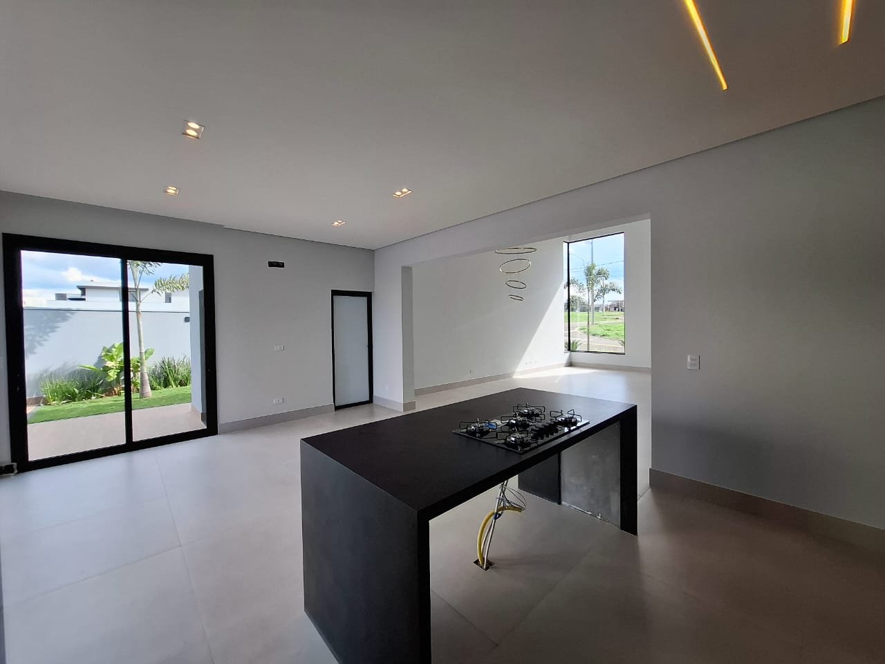 WhatsApp Image 2025-11-11 at 21.17.09 (1)